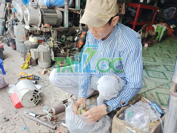 Thợ sửa máy bơm nước Bình Thạnh