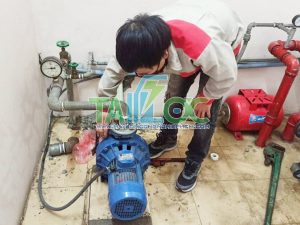 Thợ sửa máy bơm nước quận 1