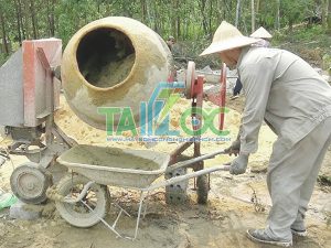 Thợ sửa máy trộn bê tông Dĩ An